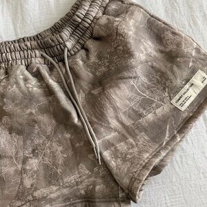 Comfrt brand camo shorts